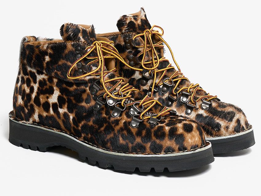 「HAIRCALF」11万5500円／エンジニアド ガーメンツ×ダナー（ネペンテス　03-3400-7227）