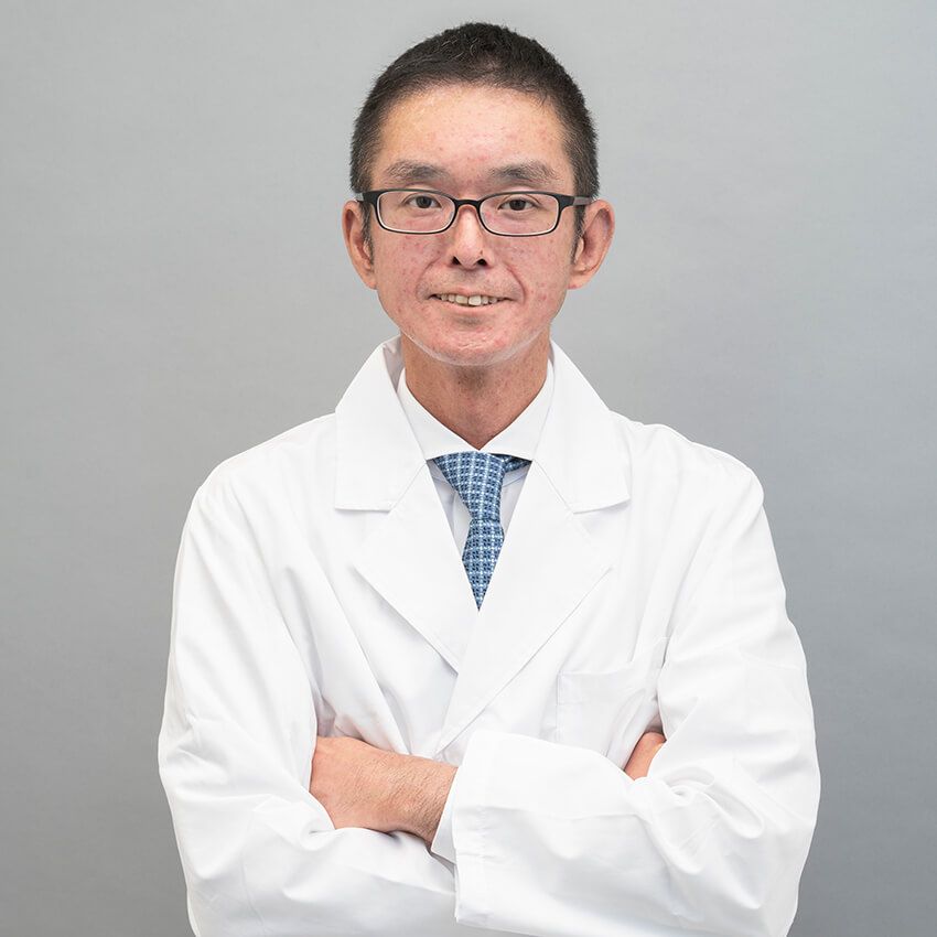 小山太郎⚫︎Dクリニック東京 院長。医学博士。慶應義塾大学医学部を卒業後、同大学院やハーバード大学医学部の関連病院で研究に従事。10年以上にわたりAGA診療実績を積み上げ、常に最新の知見に基づいた診療を心がけている。現在は、日本臨床毛髪学会評議員、日本メンズヘルス医学会幹事なども務める。