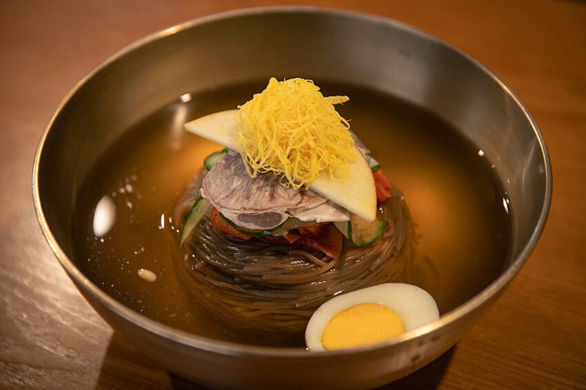 知人が公開処刑。48時間飲まず食わずで脱北！平壌出身の店主が作る“冷麺”と知られざる街のリアル - 5枚目の画像