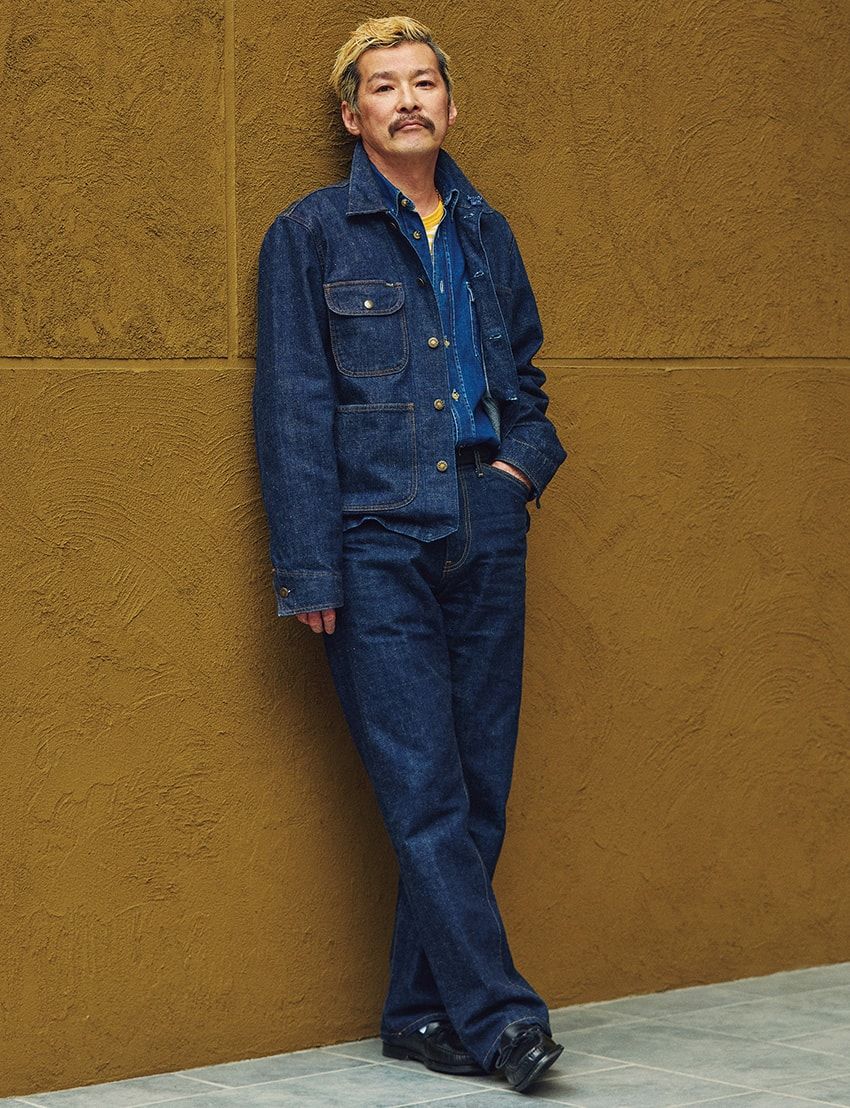 デニムジャケット、デニム、デニムシャツ、靴＝ノア