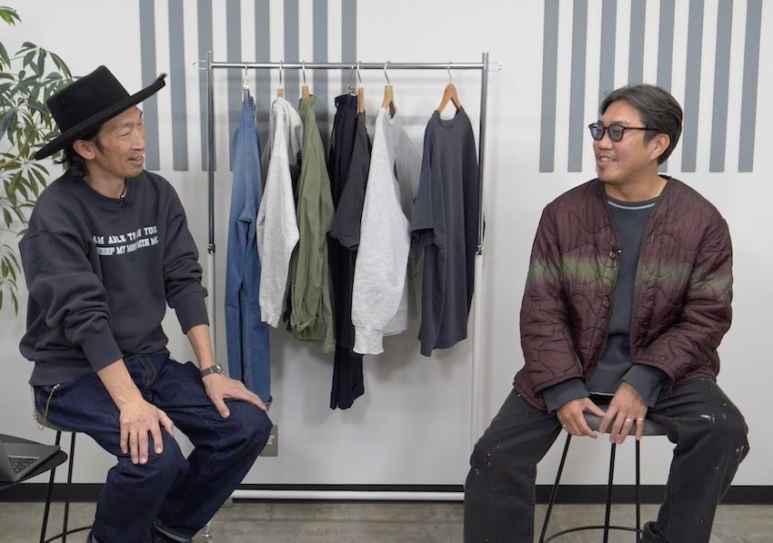 ［左］原 亮太●OCEANS統括編集長。’79年生まれ。落語好きな愛知県出身者。スウェット／◎後送◎、パンツ／ジャパンブルージーンズ、シューズ／ヴァンズ（すべて私物）［右］菊池陽之介●’79年生まれ。スタイリスト熊谷隆志氏に師事し、2004年に独立した敏腕。ジャケット／OAMC、サーマル／H ビューティー＆ユース、パンツ／MM6、シューズ／レッドウィング（すべて私物）