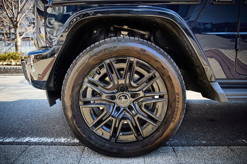 限定車仕様ブラックのホイールも、車体の色みにマッチする。奥ゆかしいボディカラーとの組み合わせが、全体をより精悍に見せている。