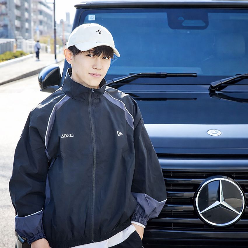 吉成名高（よしなり・なだか）⚫︎10度のムエタイ世界王座を獲得した、日本屈指のストライカー。14歳でタイ・ルンピニー・スタジアムにてプロデビューを果たし、本場タイでもその実力を認められてきた。これまでにラジャダムナン・スタジアムで3度、ルンピニー・スタジアムで1度の世界王座を獲得。WMC、WBCムエタイ世界王座を獲得後、世界最高峰の格闘技団体ONEチャンピオンシップに参戦。4戦目にして日本人初ONEムエタイ世界王座獲得という快挙を成し遂げた。