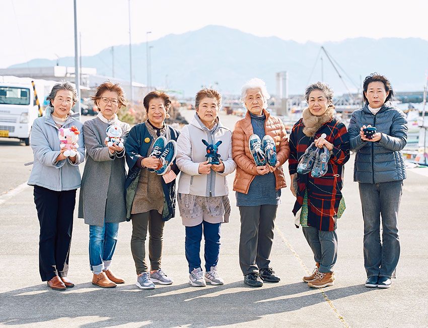 岩手県大槌町から生まれた「SASHIKO GALS」。日本の伝統技法「刺し子」で、古着やスニーカーに新たな価値を吹き込むことがミッション