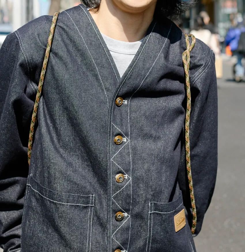 デニム、ジャケット、パンツetc.ユニクロの“1点使い”で洒落た街の大人たちをスナップ！ - 7枚目の画像