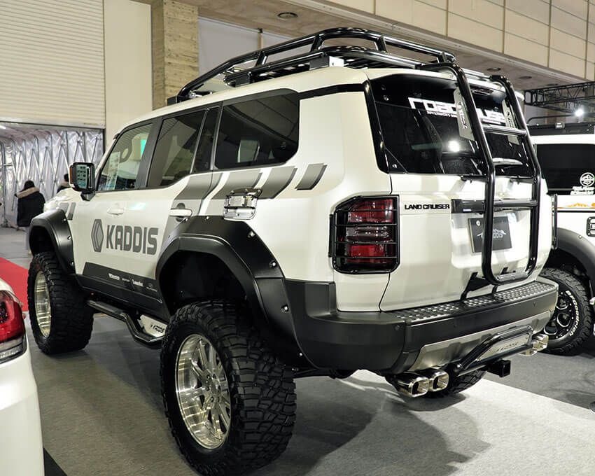 6インチアップは同社独自のボディアップマウント（実用新案登録）とサスペンション交換により実現。