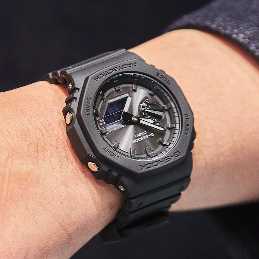 「GA-B2100」2万4750円／カシオ（Gショックストア シブヤ　03-6712-5270）