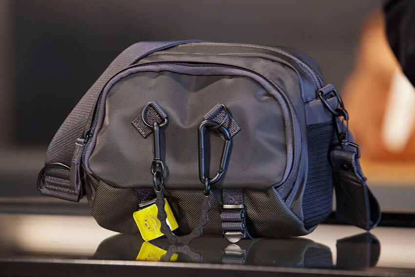 「ライド ショルダーバッグ」4万7300円／POTR（ポーター 表参道　03-5464-1766）