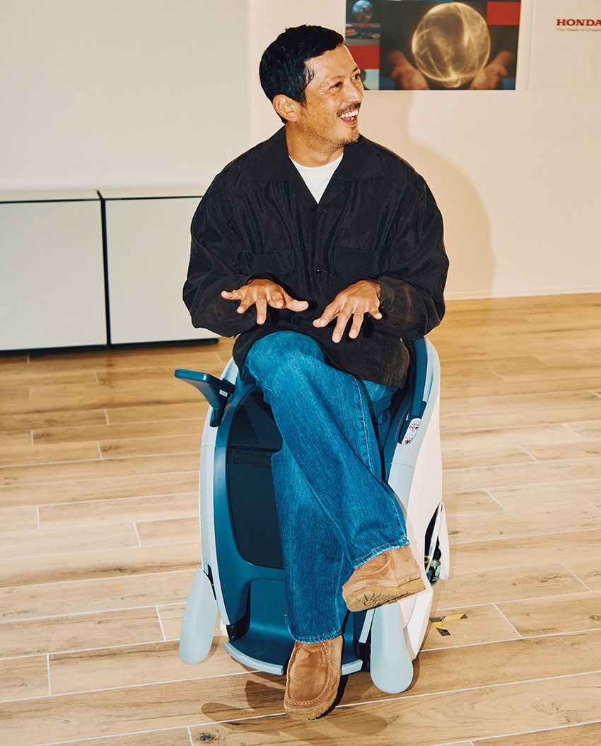 大阪万博で話題を呼んだ「ホンダ」新モビリティに試乗！未来的な“浮遊感”に池内博之が大興奮 - 2枚目の画像
