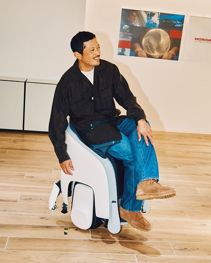 大阪万博で話題を呼んだ「ホンダ」新モビリティに試乗！未来的な“浮遊感”に池内博之が大興奮 - 3枚目の画像