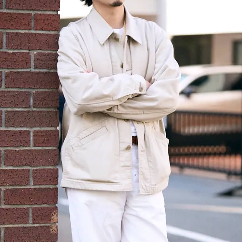 春の街角で見つけた「ユニクロ」使いの達人たち！ジャケット、デニムetc.お役立ちアイテムにフォーカス - 1枚目の画像