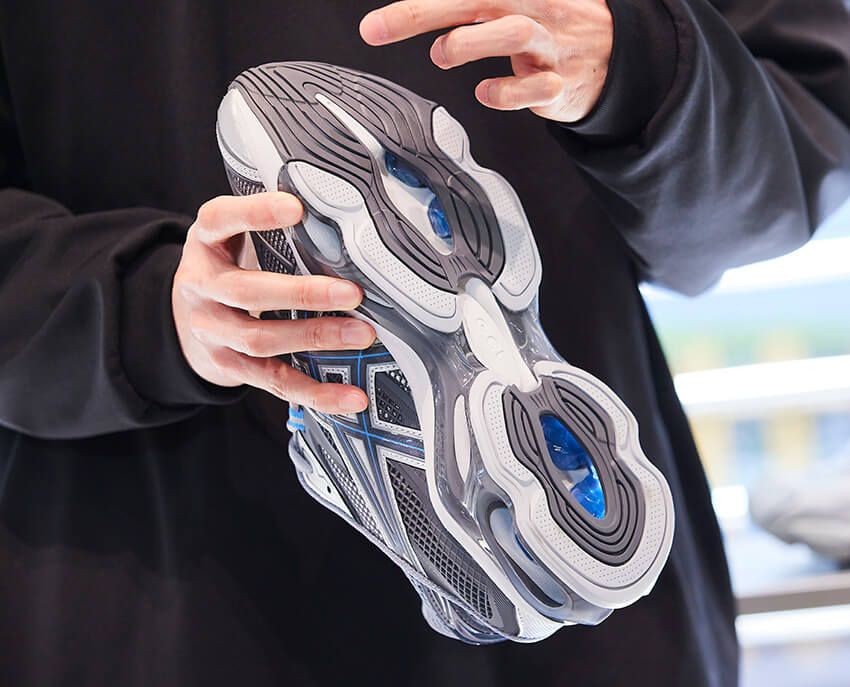 国内外で争奪戦!? アシックスのスタッフが“自腹”で買った今季のBEST3スニーカーを発表！ - 24枚目の画像