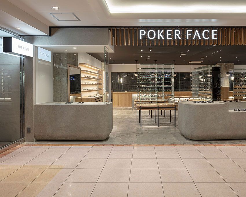 ポーカーフェイスは、国内外のアイウェアブランドを取り扱うセレクトショップ。トレンドと機能性を兼ね備えたアイウェアを提案し、全国に店舗を展開する。