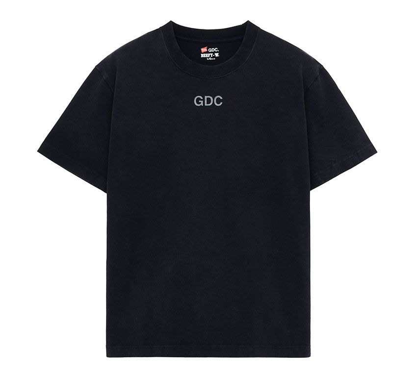 「2P BEEFY-Tクルーネック Tシャツ」9900円（ホワイト＆ブラック2枚組 ）／ヘインズ × GDC（GDC 代官山　080-4153-2623）