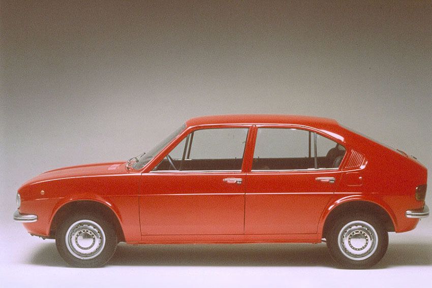 「8C」「ジュニアZ」「アルファスッド」など、往年の名車群の流れを汲むデザインが「ジュニア イブリダ」に採用されている。