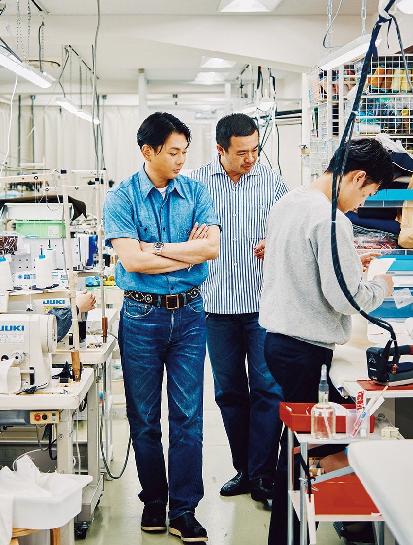 Snow Man 宮舘涼太、Da-iCE 和田 颯……私物のデニムに似合う服は？ 藤原 裕の秘密の接客 - 1枚目の画像