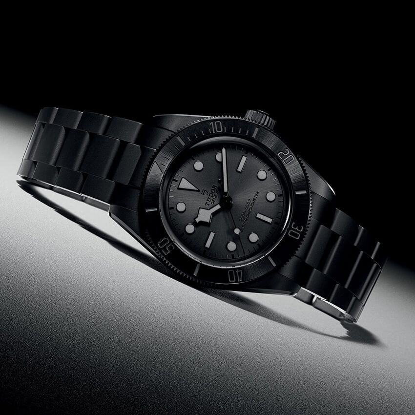 セラミックケース、41㎜径、自動巻き。107万300円