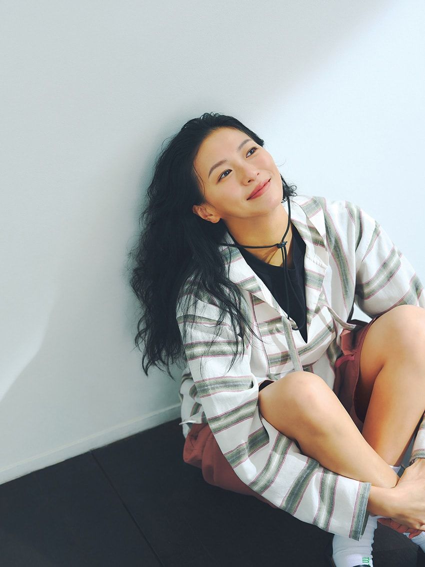 榮倉奈々の“日常に寄り添う”スタイル3選。「newnow」は現代のラグジュアリーを体現する服 - 3枚目の画像