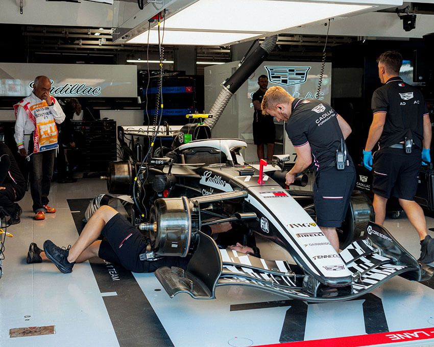  アメ車好きの伊藤英明がチーム「トミー ヒルフィガー」としてF1をパドッククラブで初体験！ - 14枚目の画像