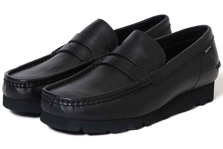 「Clarks ORIGINALS / WallaBeams Loafer GORE-TEX」3万4100円／クラークス フォー ビームス（ビームス 原宿　03-3470-3947））