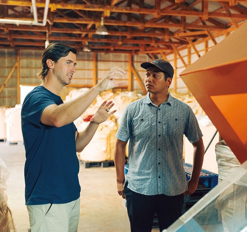 左はブレオ社の共同創業者デイビッド・ストーバーさん、右はエランゲの代表取締役である関幸太郎さん。Shota Matsushima＝写真　 ©2026Patagonia,Inc.