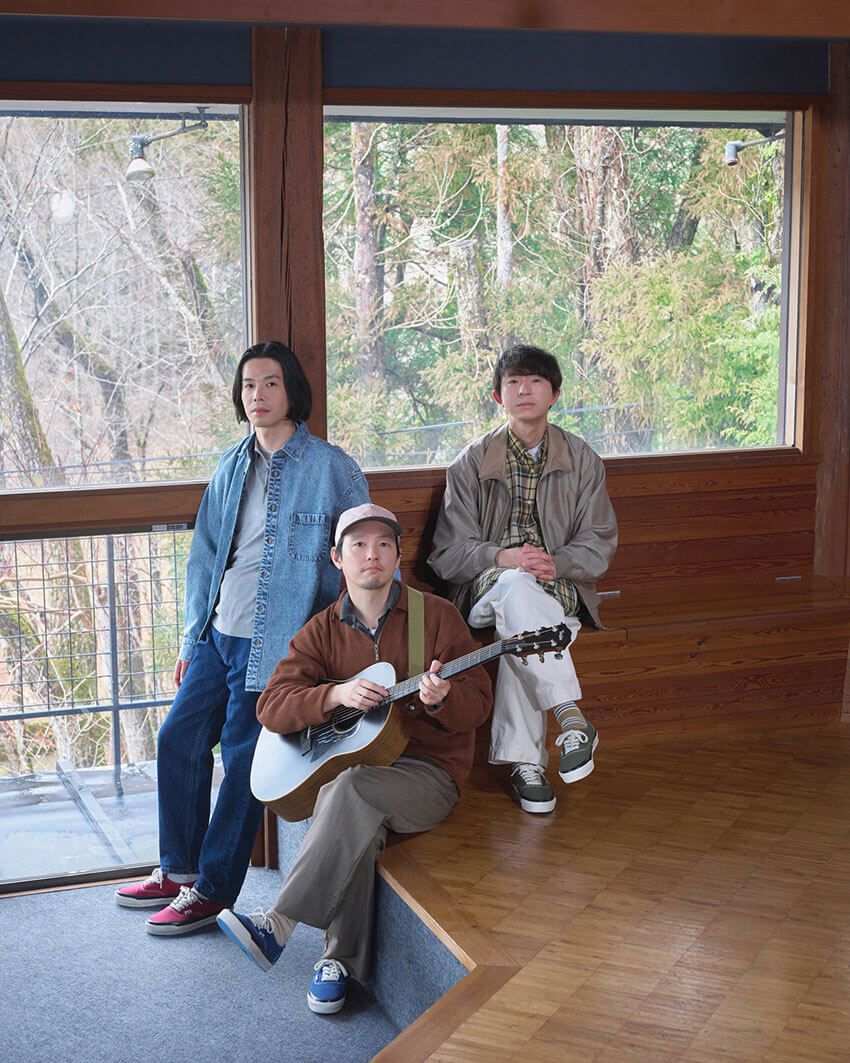 2004年結成。メンバーは髙城晶平、荒内佑、橋本翼の3人。それぞれが作曲、アレンジ、プロデュースを手掛け、サポートメンバーを加えた編成でのライブ、楽曲制作においてコンダクトを執る。今後のリリース、ライブが常に注目される音楽的快楽とストーリーテリングの巧みさを併せ持ったポップバンド。