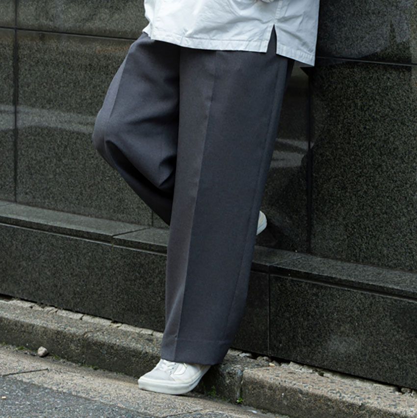 「グレパン」を穿くだけで洒落るのは何故か？ 街角スナップでその効能を検証！ - 1枚目の画像