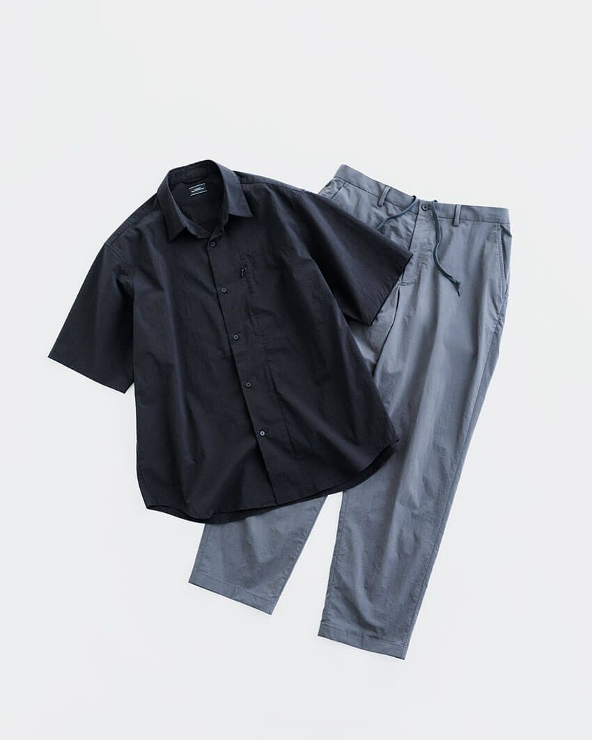 シャツ8910円、パンツ9900円／ともにグリーンレーベル リラクシング　store.united-arrows.co.jp/brand/glr/