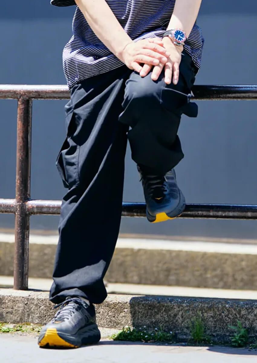 無難で退屈しがちな「夏の黒パンツ問題」。鮮やかな解決方法を示した5名の回答をスナップで - 1枚目の画像