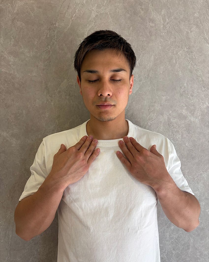 1日1分でシャープな横顔を取り戻せ！著名人が通う松濤サロンの「つまみほぐし」秘伝メソッド - 7枚目の画像