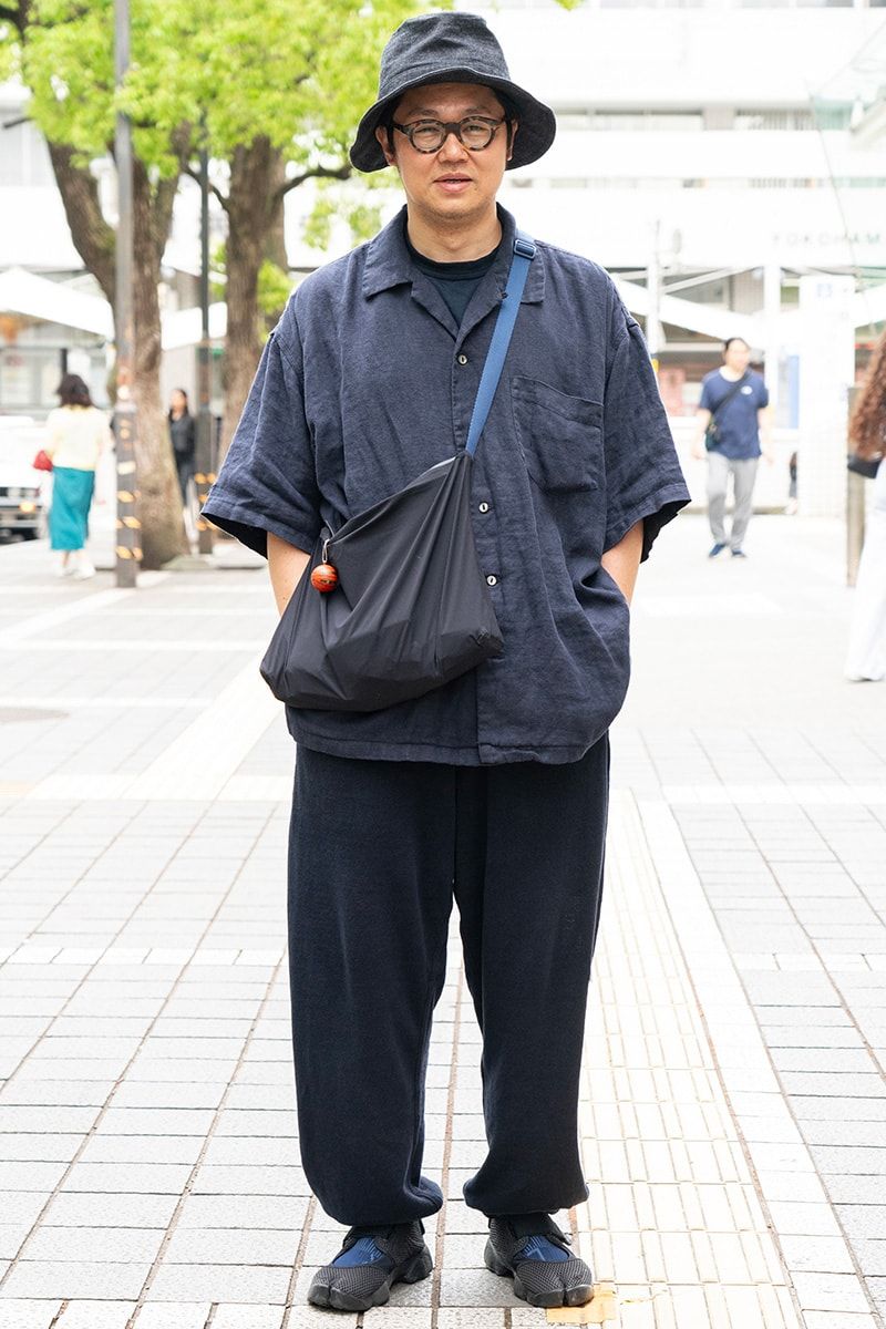 シャツ、パンツ、バッグ＝すべてカウラム