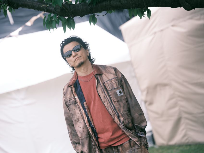 50代になったKREVAをパパラッチ！「私服はオーラリーやシュタイン、愛車はメルセデス」 - 9枚目の画像