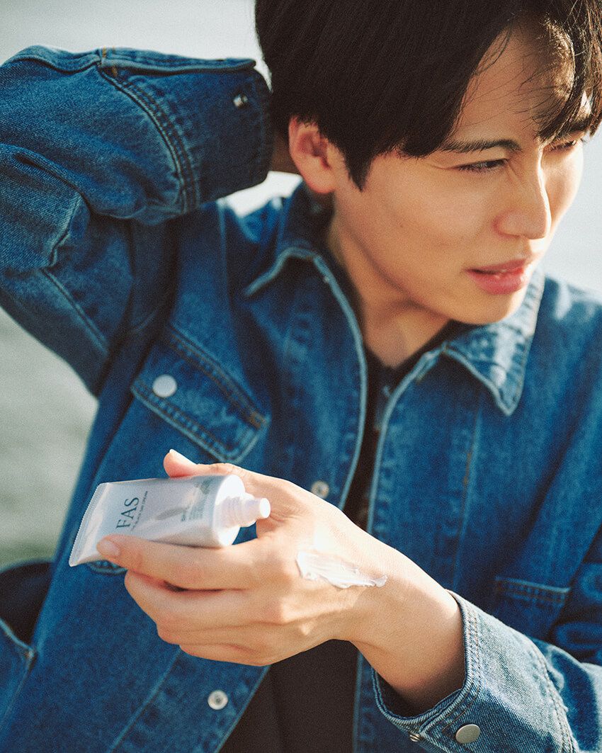 レインボー池田、バッグの中身を公開！「これさえあれば生きていける」貴重品以外はすべて美容グッズ - 13枚目の画像