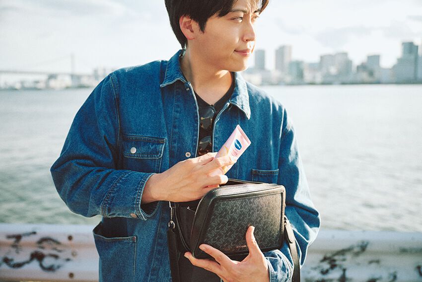 レインボー池田、バッグの中身を公開！「これさえあれば生きていける」貴重品以外はすべて美容グッズ - 14枚目の画像