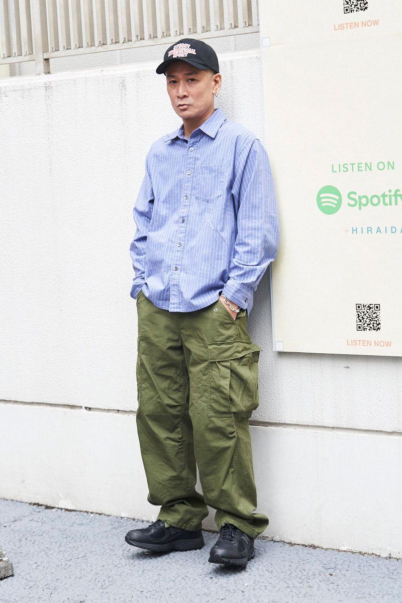 シャツ、パンツ、帽子＝すべてステューシー