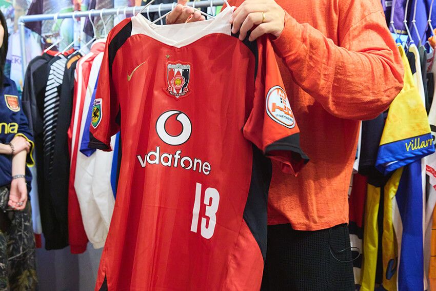 【祝・W杯】サッカーユニ、実はマイナーの方が狙い目!? 鈴木真悟が古着店で見つけた人と被らないゲームシャツ - 33枚目の画像