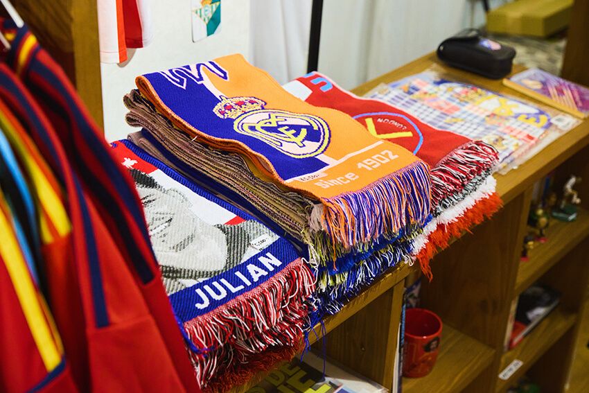 【祝・W杯】サッカーユニ、実はマイナーの方が狙い目!? 鈴木真悟が古着店で見つけた人と被らないゲームシャツ - 20枚目の画像