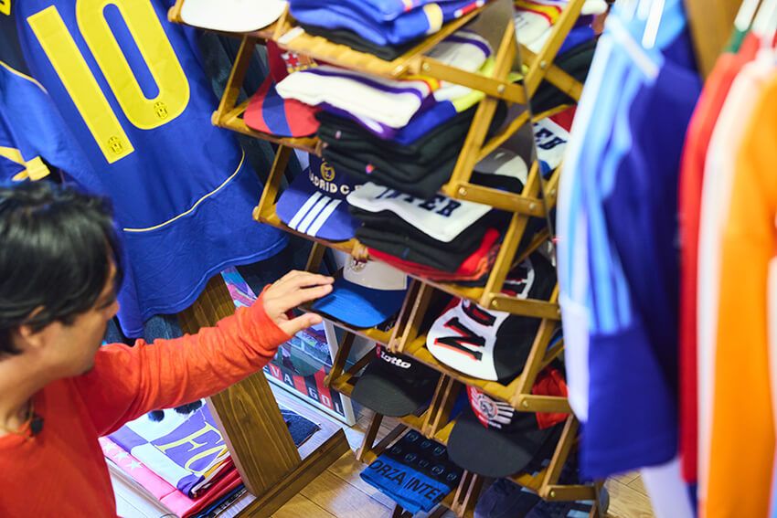 【祝・W杯】サッカーユニ、実はマイナーの方が狙い目!? 鈴木真悟が古着店で見つけた人と被らないゲームシャツ - 17枚目の画像