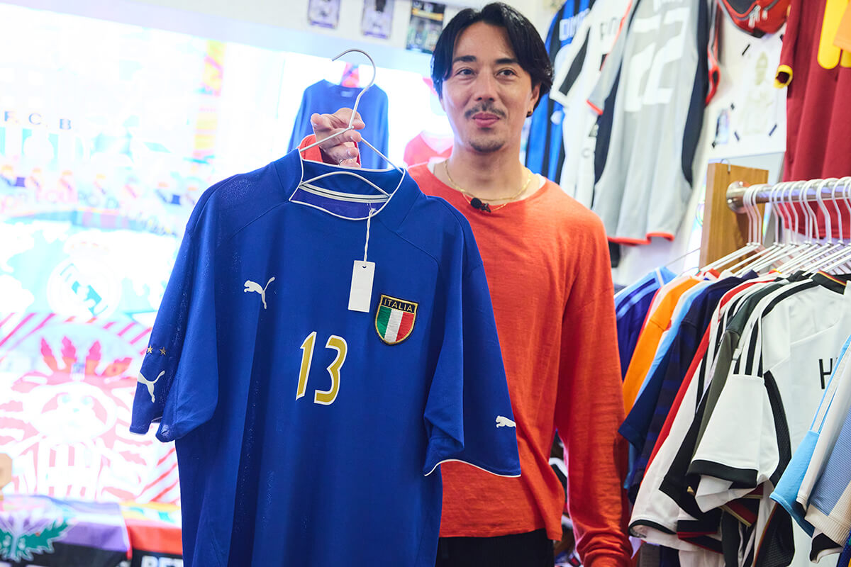 祝・W杯】サッカーユニ、実はマイナーの方が狙い目!? 鈴木真悟が古着店