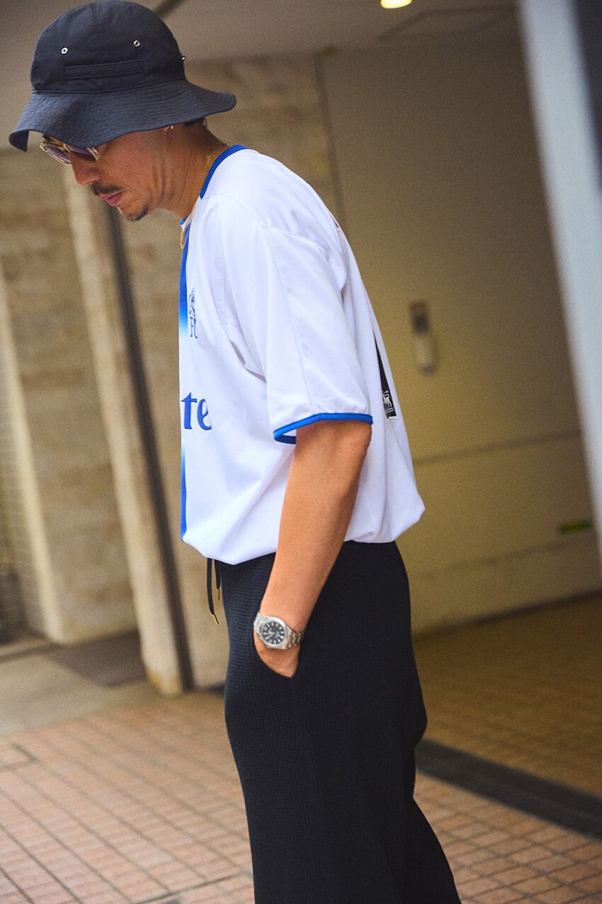 難易度の高い“古着サッカーユニ”を完全攻略。鈴木真悟が伝授する「脱・運動着」の着こなし術 - 8枚目の画像
