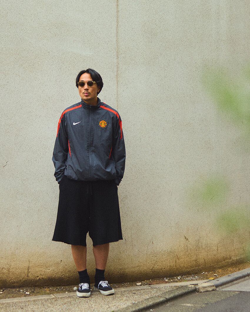 難易度の高い“古着サッカーユニ”を完全攻略。鈴木真悟が伝授する「脱・運動着」の着こなし術 - 2枚目の画像