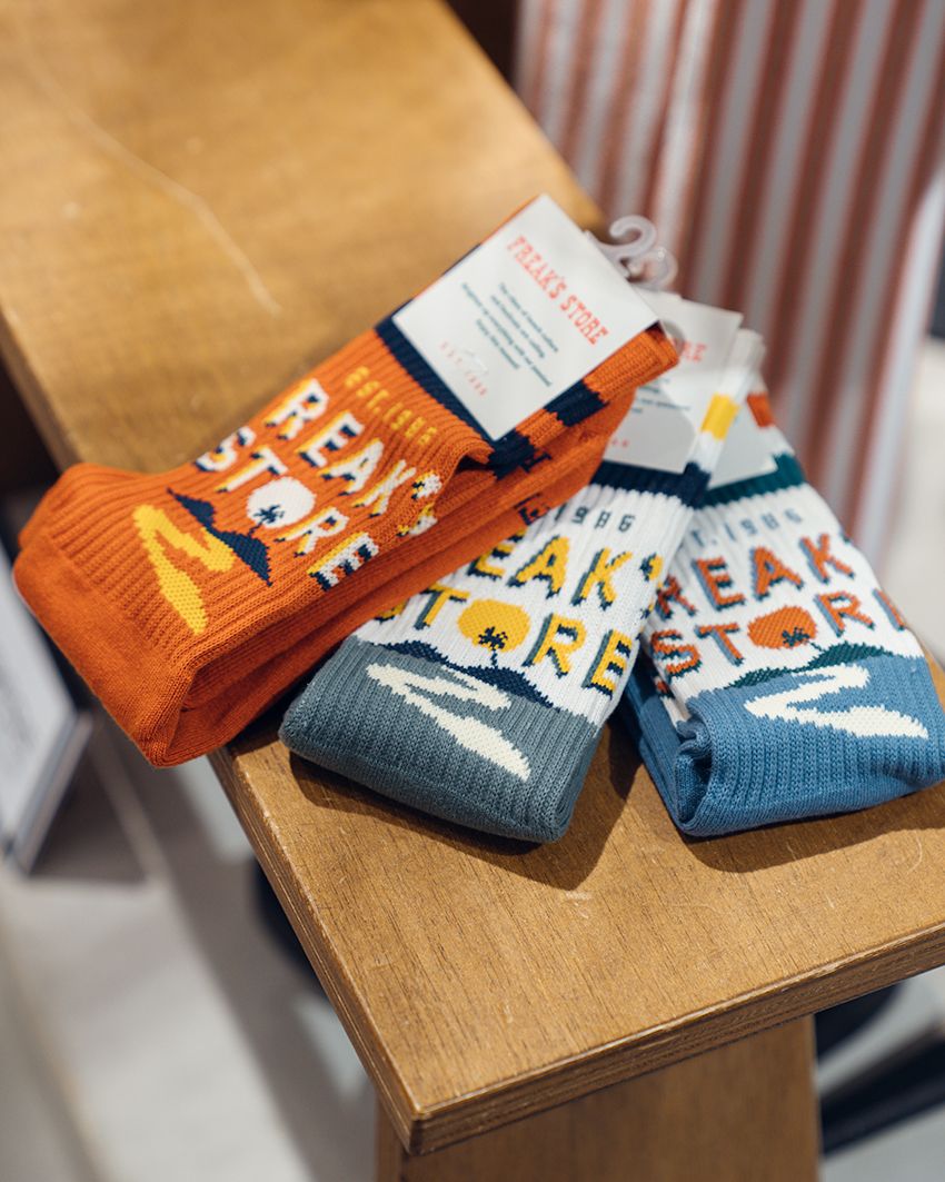 「ジャカード チューブソックス」990円／フリークスストア（デイトナ・インターナショナル　@freaksstore_official）