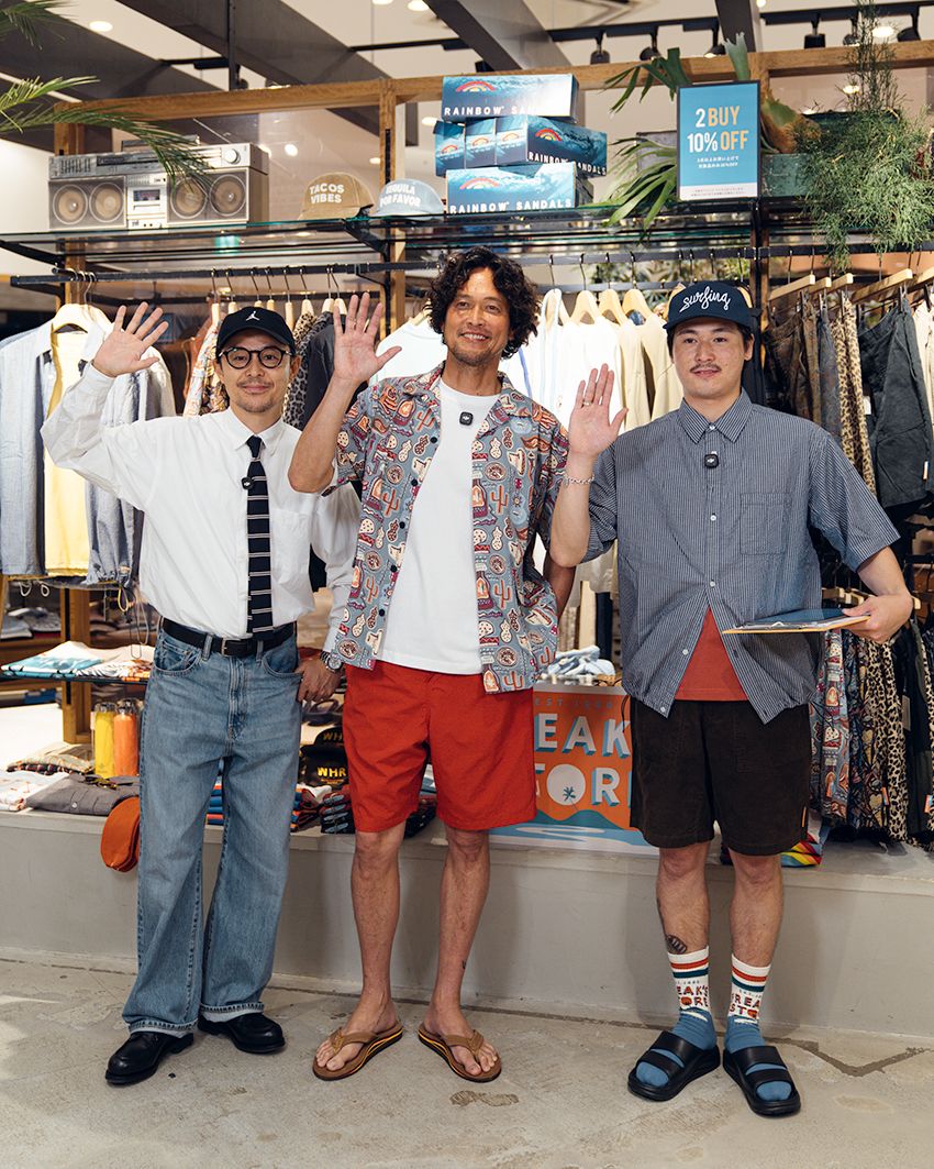 左からスタイリスト・小林伸崇さん、モデル・三浦理志さん、フリークスストア テラスモール湘南店 店長・加藤さん。