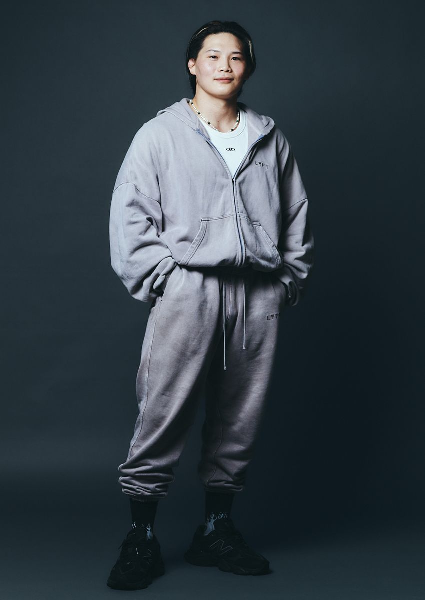 雷鵬晋太郎●1997年生まれ、静岡県富士宮市出身の元大相撲力士。2021年に宮城野部屋へ入門し、小兵ながら俊敏な動きと多彩な投げ技を武器に活躍。2025年夏場所限りで現役を引退した。最高位は幕下43枚目。現在はパーソナルトレーナーとして活動しながら、ボディメイクの大会出場を目指し、驚異的な体の変化をSNS（＠raiho_shintaro）で発信中。