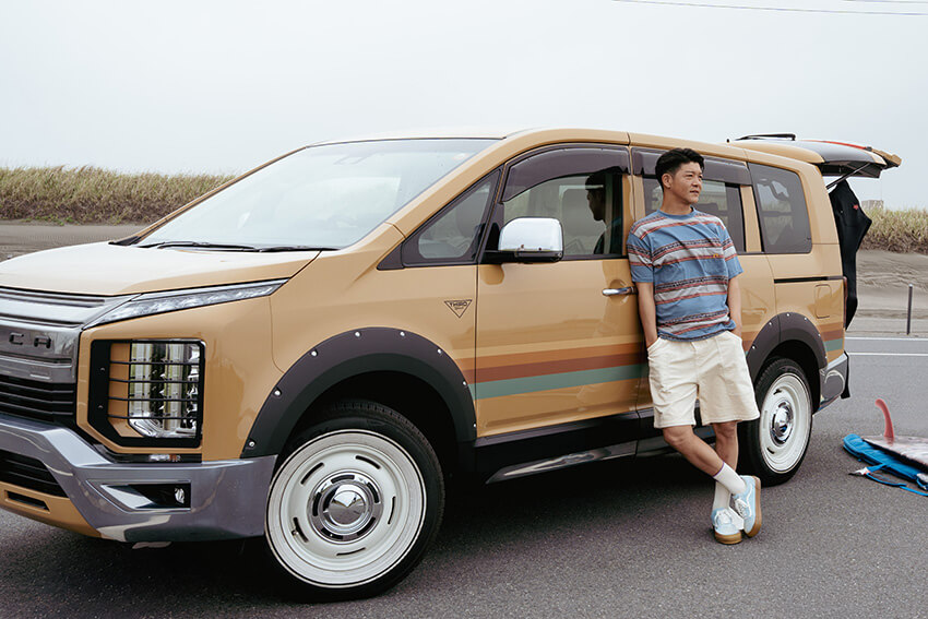 駿河太郎の愛車「三菱デリカD:5」はリセール無視のアメ車仕様！内装