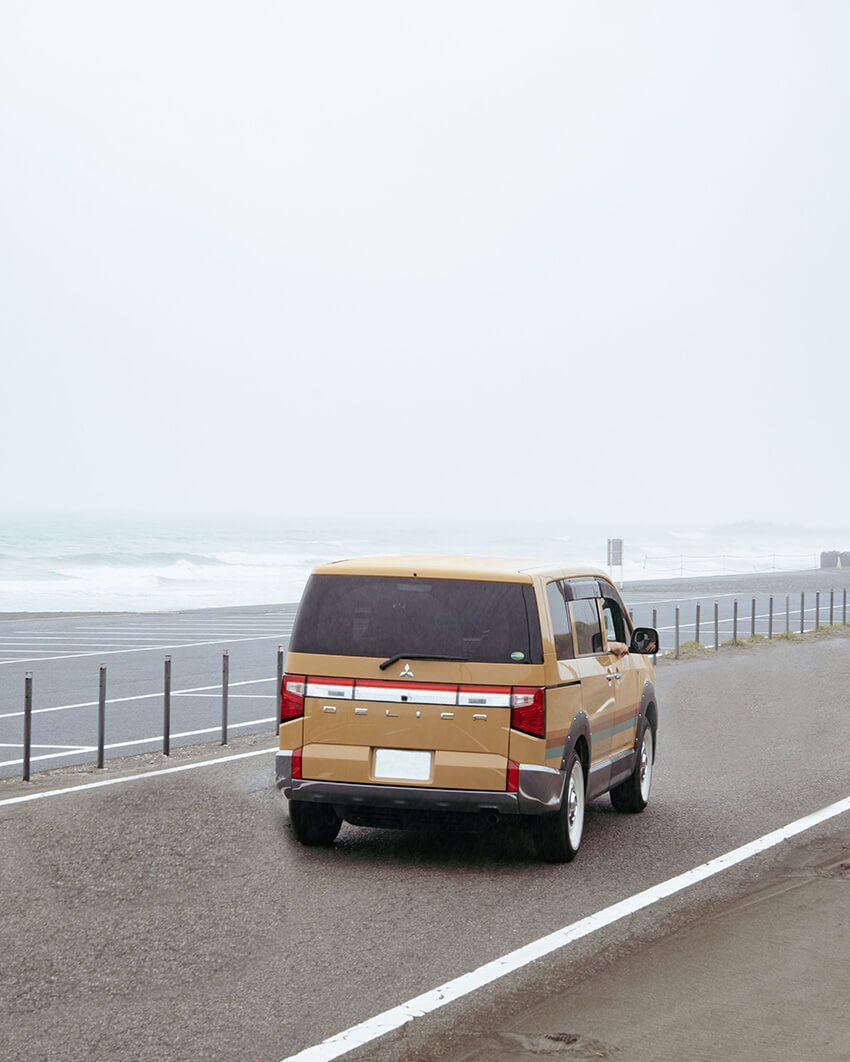 駿河太郎の愛車「三菱デリカD:5」はリセール無視のアメ車仕様！内装まで徹底的にこだわった武骨カスタム - 20枚目の画像