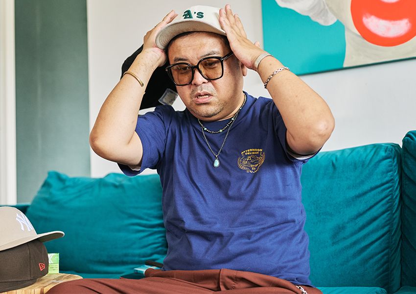 「LP」はLow Profile（ロープロファイル）の略で、「低い」「控えめな」という意味。無骨さを抑え、すっきりとしたシルエットを実現している。