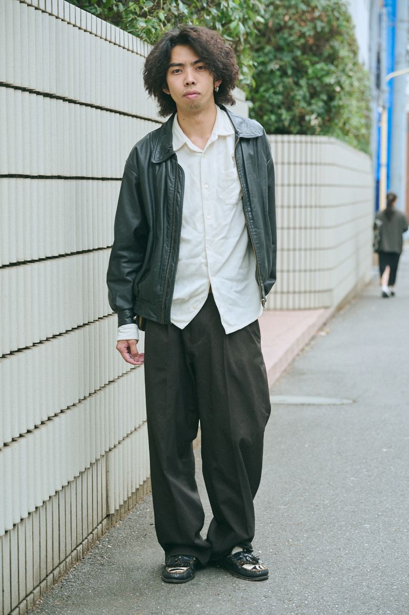 ジャケット、リング2＝ともに古着