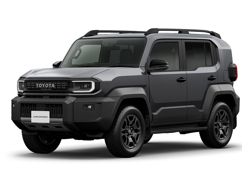 スクエアなキャビンや背面タイヤなど、歴代ランドクルーザーを思わせる要素をコンパクトな車体に凝縮した。