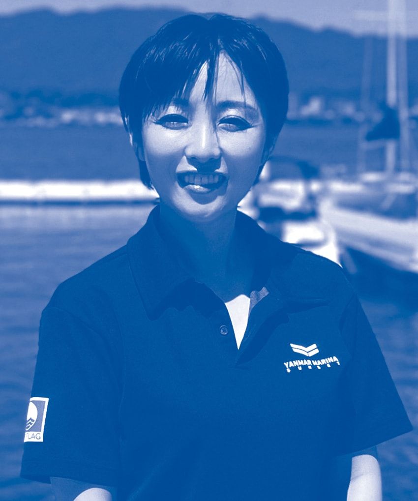 ヤンマー マリーナ事業部 企画グループ長 ボート免許インストラクター 中村好美さん●学生時代から船について学び、現在は知識と安全な操船技術を伝えている。マリーナを拠点に、琵琶湖に親しむきっかけとなるイベントの企画・運営にも携わり、現場ではリーダー的存在として、人と水辺をつなぐ機会づくりを推進。